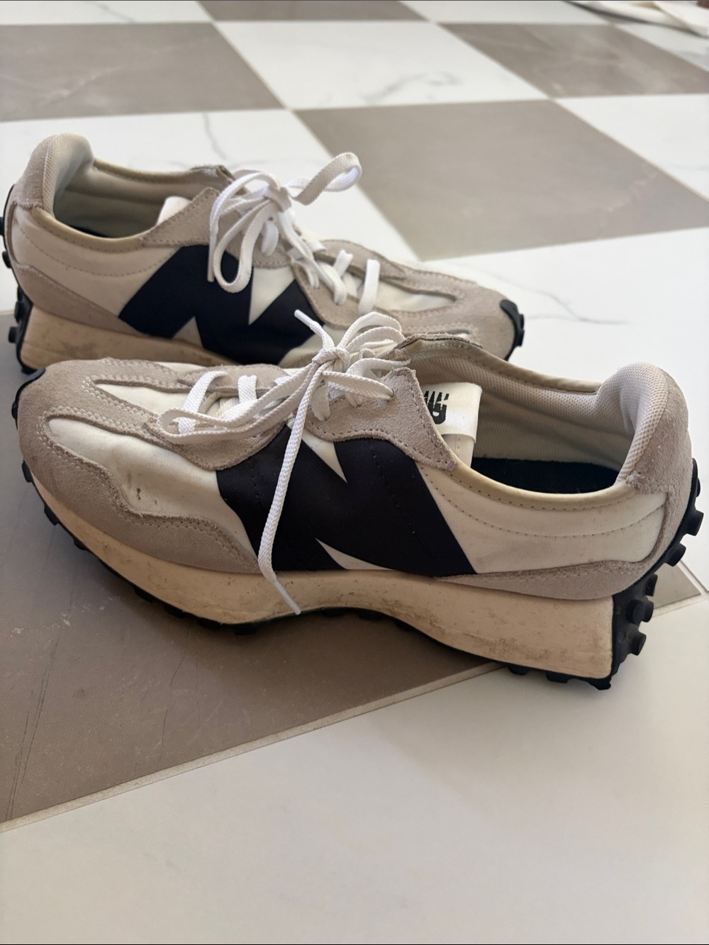 New Balance 327 women’s 8